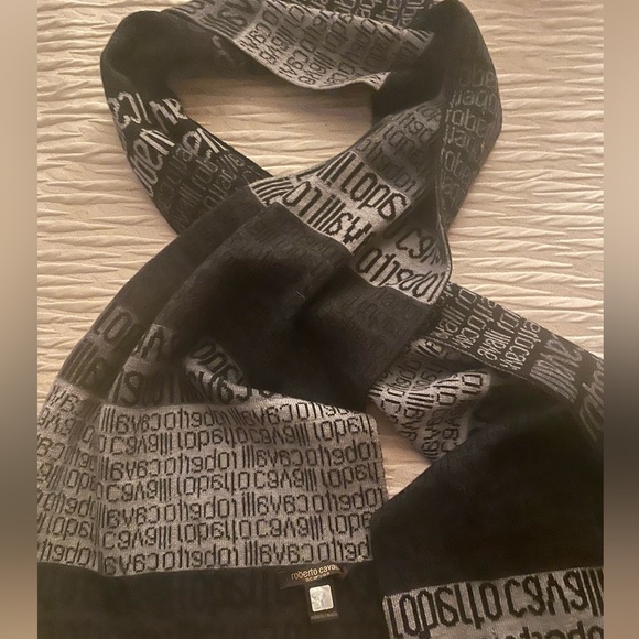 Roberto Cavalli scarf - Picture 2 of 3
